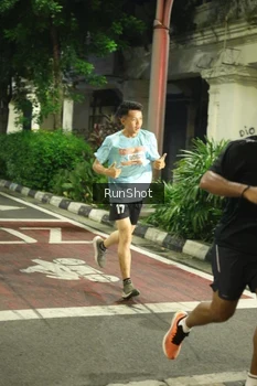 Runner Photo 4210080