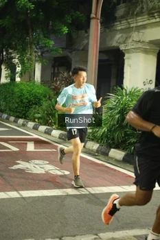 Runner Photo 4210082