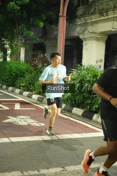 Runner Photo 4210083