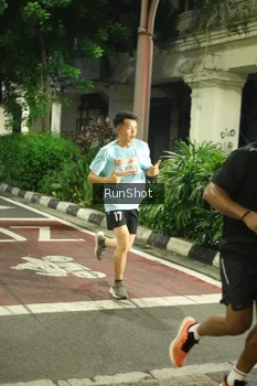 Runner Photo 4210084