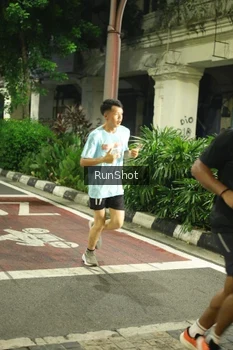 Runner Photo 4210085