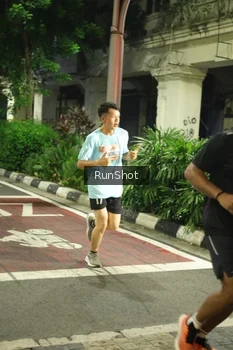 Runner Photo 4210086