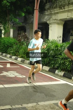 Runner Photo 4210087