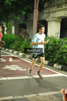 Runner Photo 4210090