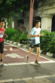 Runner Photo 4210091