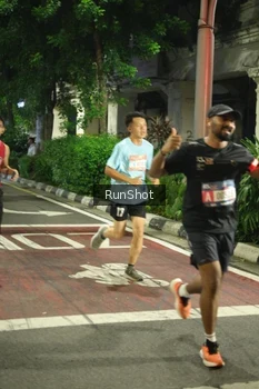 Runner Photo 4210093