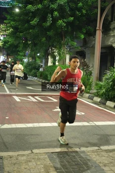 Runner Photo 4210096