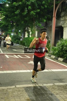 Runner Photo 4210097