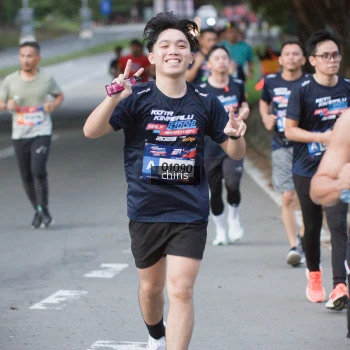 Runner Photo 42101