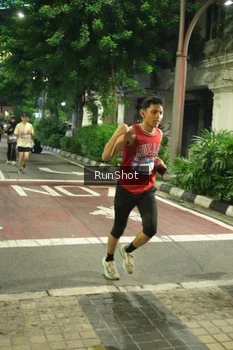 Runner Photo 4210100