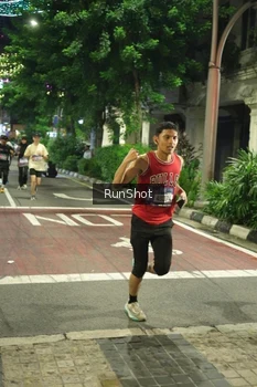 Runner Photo 4210106