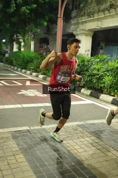Runner Photo 4210107