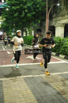 Runner Photo 4210119