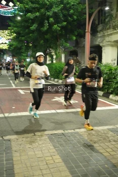 Runner Photo 4210121