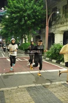 Runner Photo 4210122