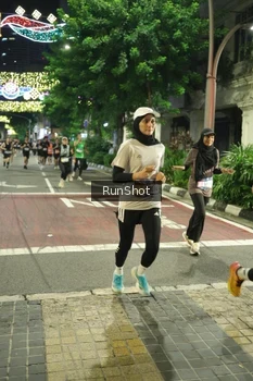 Runner Photo 4210126