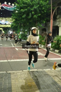 Runner Photo 4210129