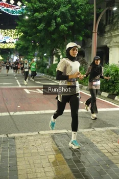Runner Photo 4210130