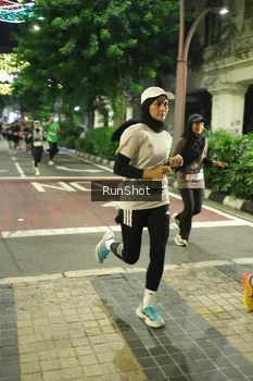 Runner Photo 4210134