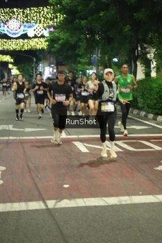 Runner Photo 4210142
