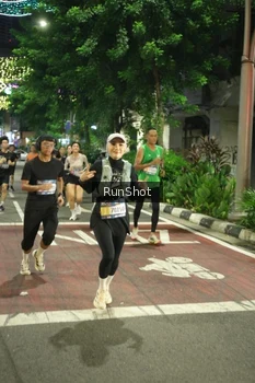 Runner Photo 4210152