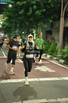 Runner Photo 4210154