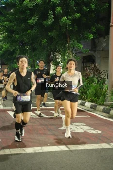 Runner Photo 4210167