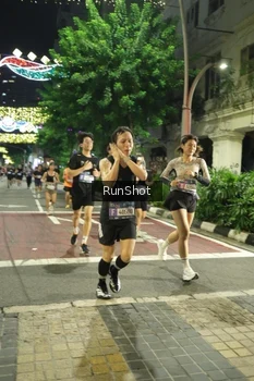 Runner Photo 4210176