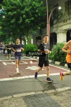 Runner Photo 4210245