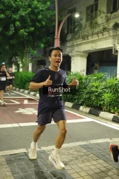 Runner Photo 4210266