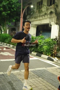Runner Photo 4210269