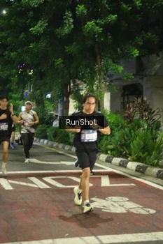 Runner Photo 4210275