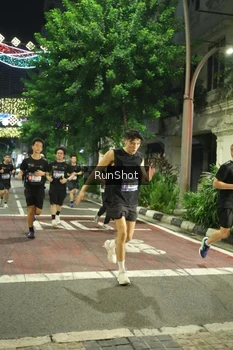 Runner Photo 4210307