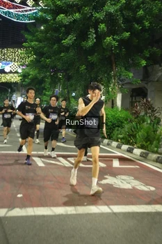 Runner Photo 4210310