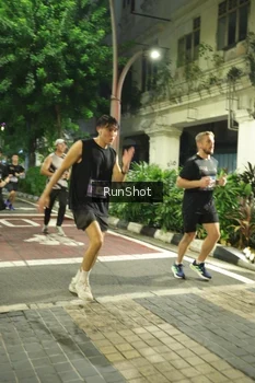Runner Photo 4210321