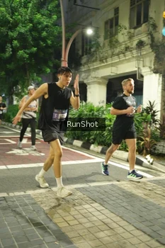 Runner Photo 4210322