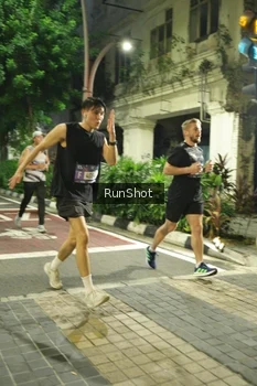 Runner Photo 4210323