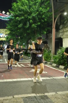 Runner Photo 4210326