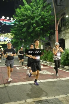 Runner Photo 4210331