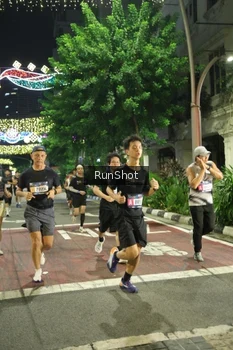 Runner Photo 4210332