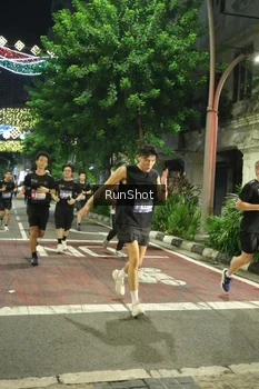Runner Photo 4210335