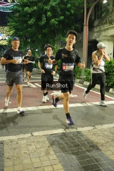 Runner Photo 4210339