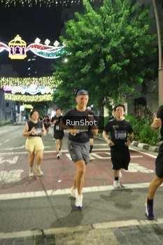 Runner Photo 4210342
