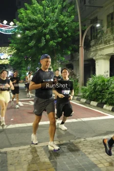 Runner Photo 4210347