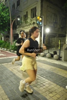 Runner Photo 4210394
