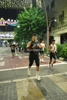 Runner Photo 4210397
