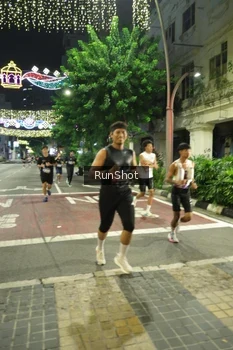 Runner Photo 4210399