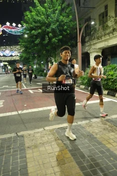 Runner Photo 4210403