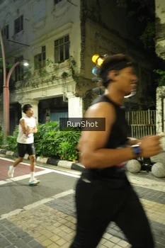 Runner Photo 4210408