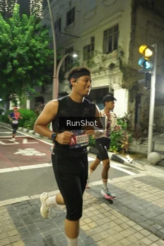 Runner Photo 4210410